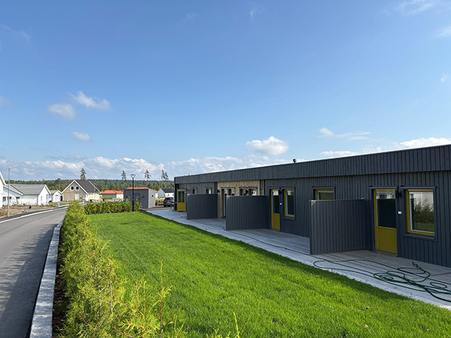 Trädgård och uteplatser vid LSS-gruppbostaden Himlabacken i Vetlanda.