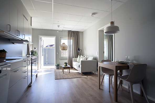 Kök i lägenhet på Himlabacken gruppbostad i Vetlanda – funktionellt och modernt.